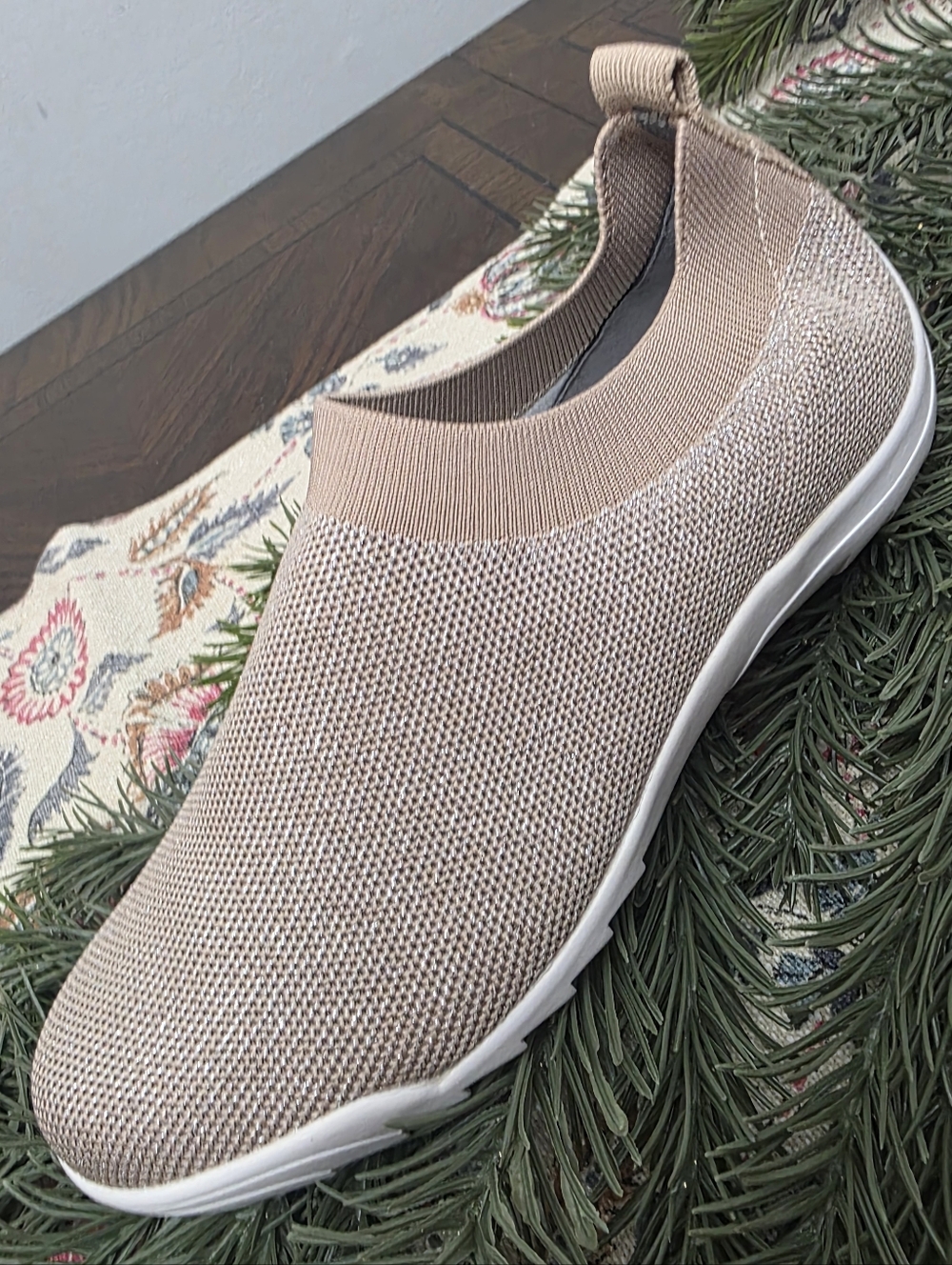 bernie mev. Women's Shiloh Slip-on Sneakers in Blush